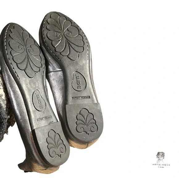 Women's Silver Flats - Picture 4 of 5